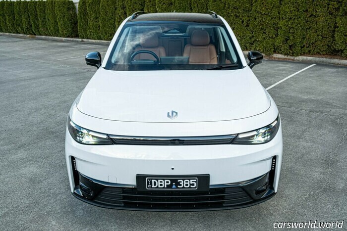 Conduje el SUV eléctrico chino de Stellantis que compite con Tesla por solo 30 mil dólares | Carscoops